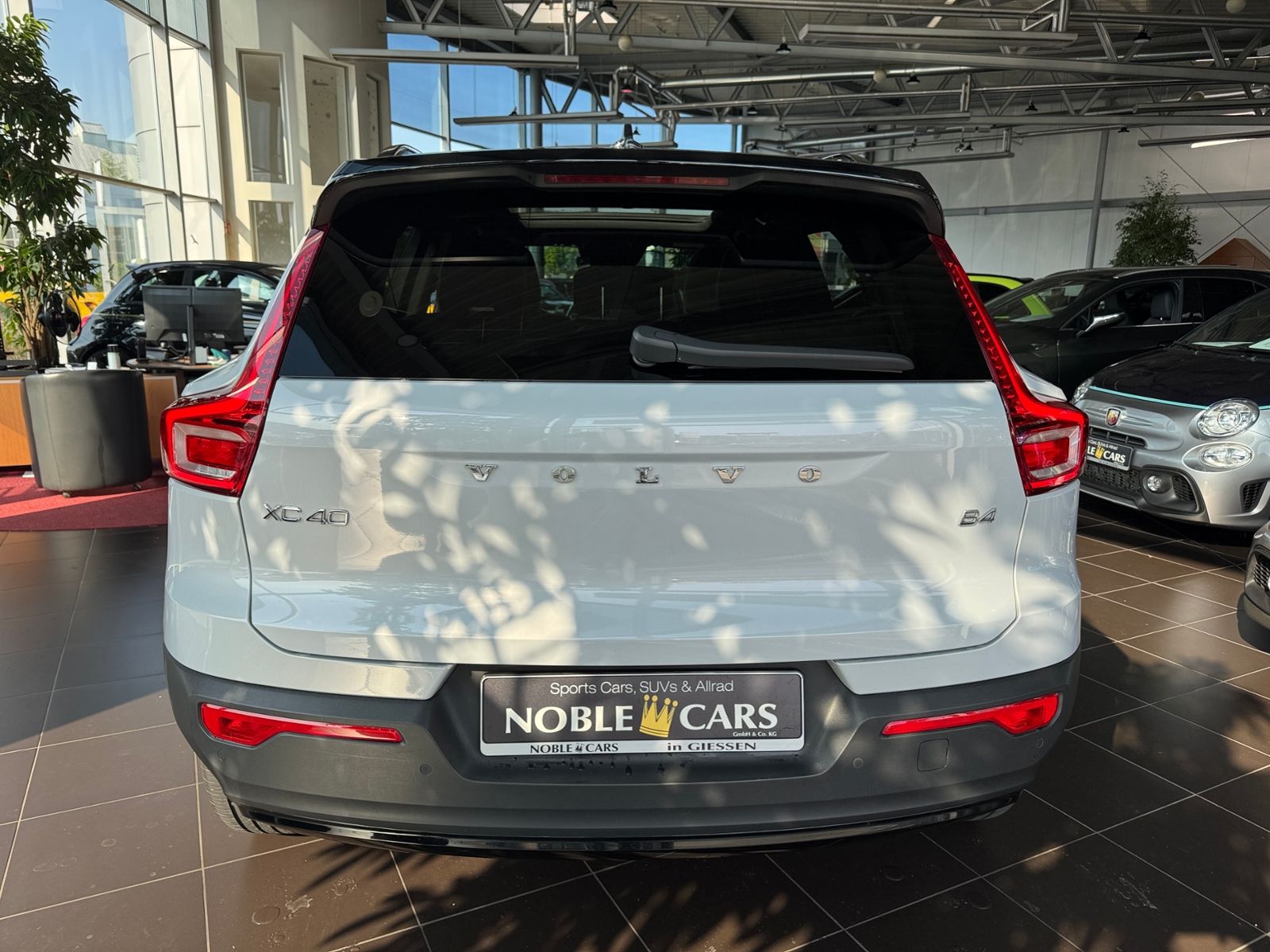 Fahrzeugabbildung Volvo XC40 R Design 2WD PANO LED NAVI SHZ