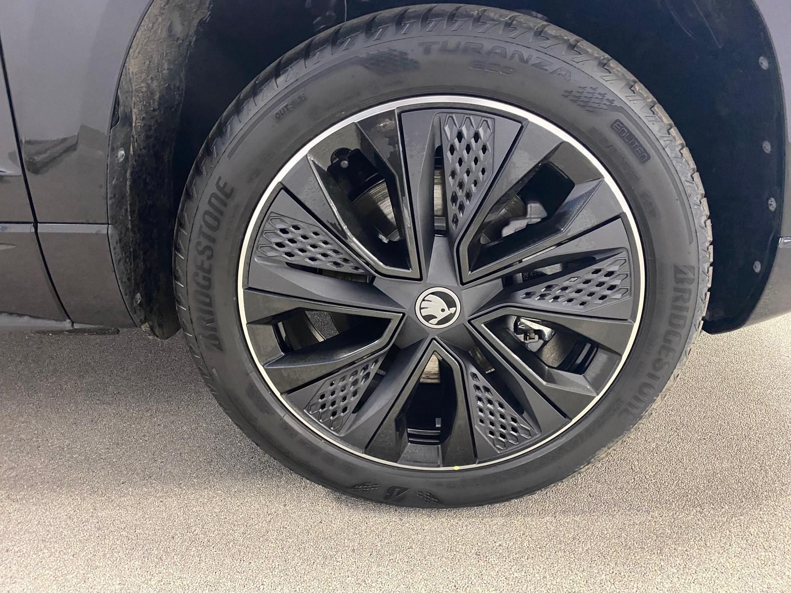 Fahrzeugabbildung SKODA Karoq 1.5 ACT SPORTLINE+5J GA+MATRIX+ACC+360+AHK