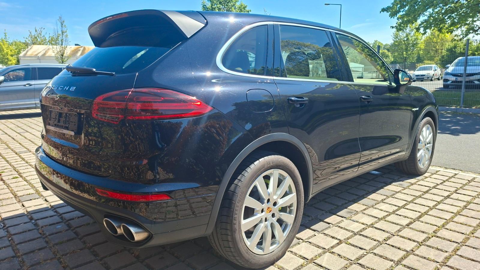 Porsche Cayenne S E-Hybrid