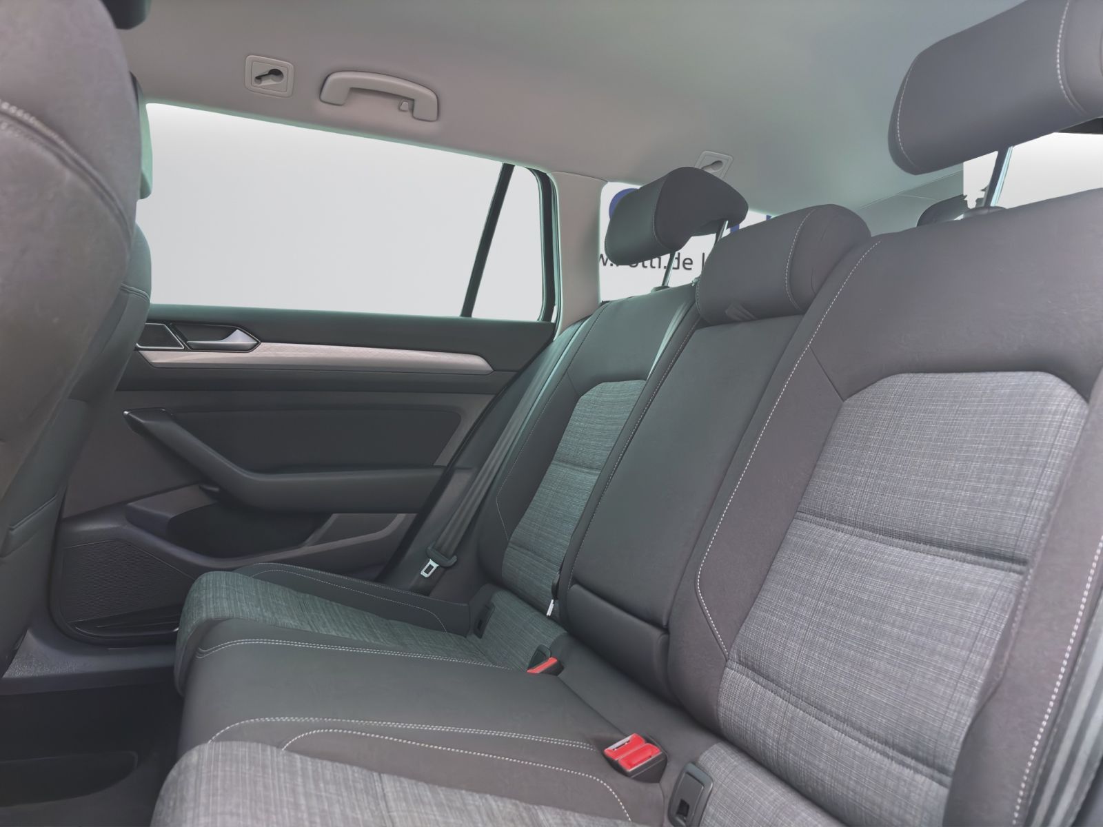 Volkswagen Passat Variant - Bild 16