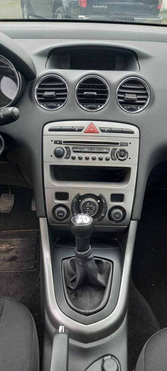 Peugeot 308 2014 — photo 19