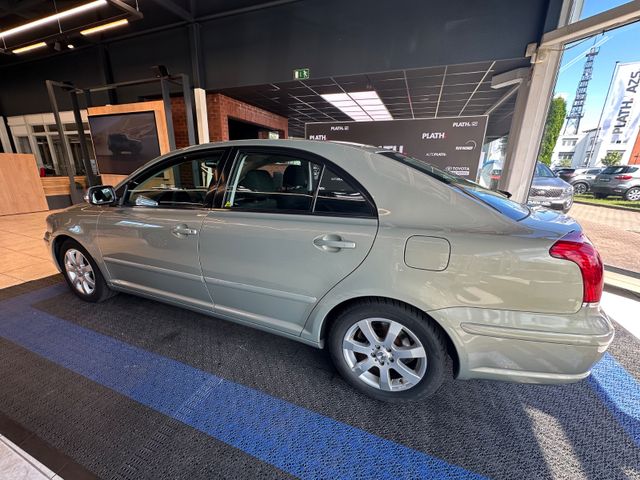 Toyota Avensis  1.8 Liftback