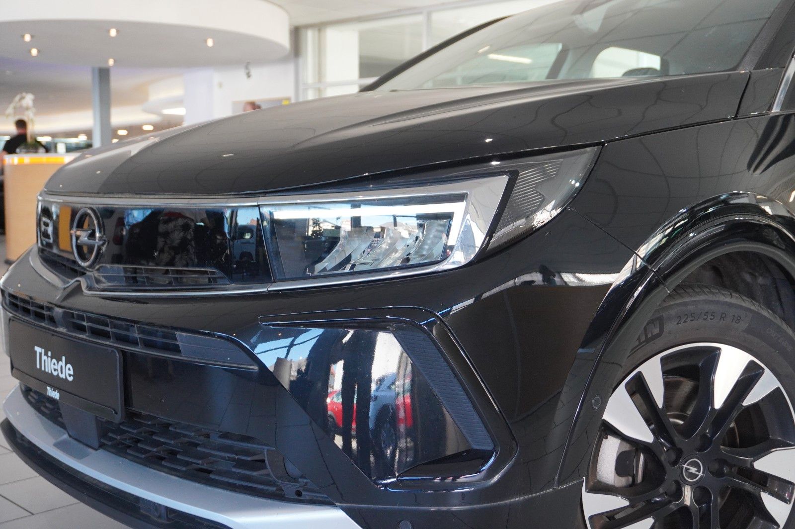 Fahrzeugabbildung Opel Grandland (X) 1.6T EDITION HYBRID NAVI/LED/VIRT.