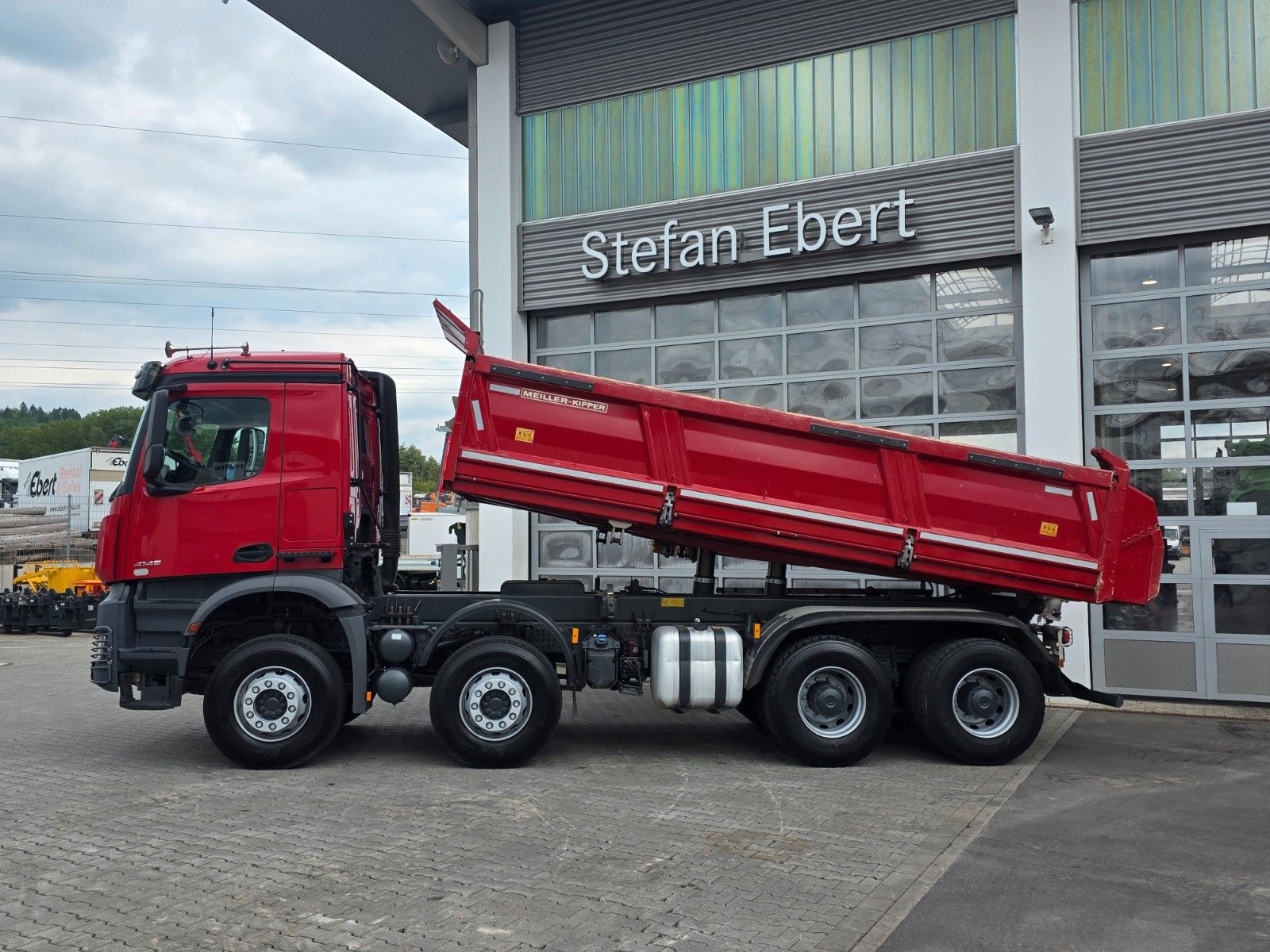 Fahrzeugabbildung Mercedes-Benz Arocs 4145 K 8x4 Meiller Bordmatik PPC