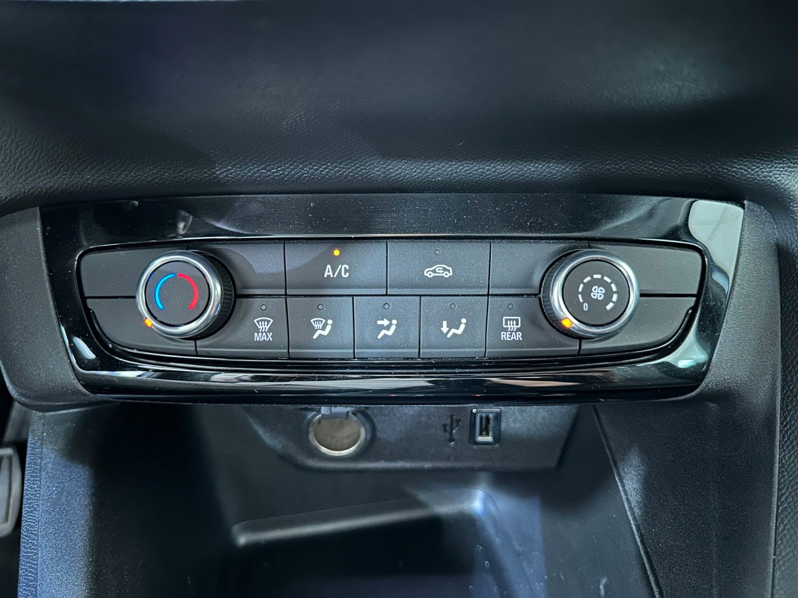 Fahrzeugabbildung Opel Corsa F Edition 1.2T NAVI/PDC/R'CAM/ALU/TEMPOMAT