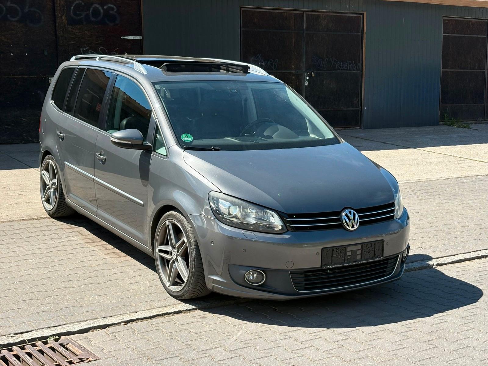Volkswagen Touran Highline 2.0 AUT 7SITZER*NAVI*LEDER