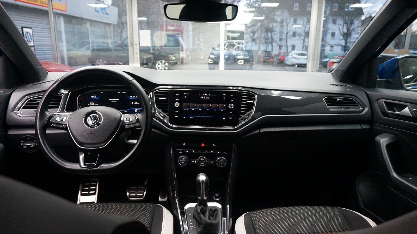 Fahrzeugabbildung Volkswagen T-Roc Sport 4Motion *Autom.*Navi*Kamera*