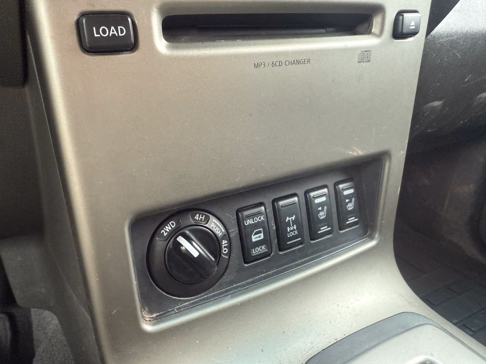 NISSAN NAVARA PICKUP DOUBLE CAB PLATINUM 4X4 | 171 ch | BVA | TOIT OUVRANT | VOLANT EN CUIR