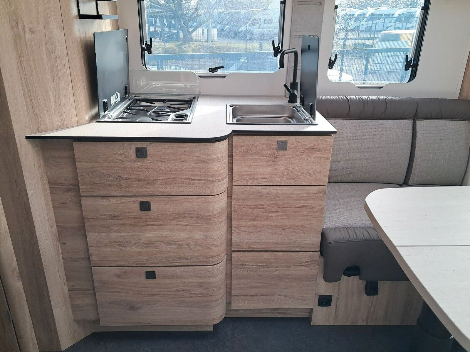 Fahrzeugabbildung Eura Mobil Profila T PT726EF Hubstützen,SAT,Solar,Lithium