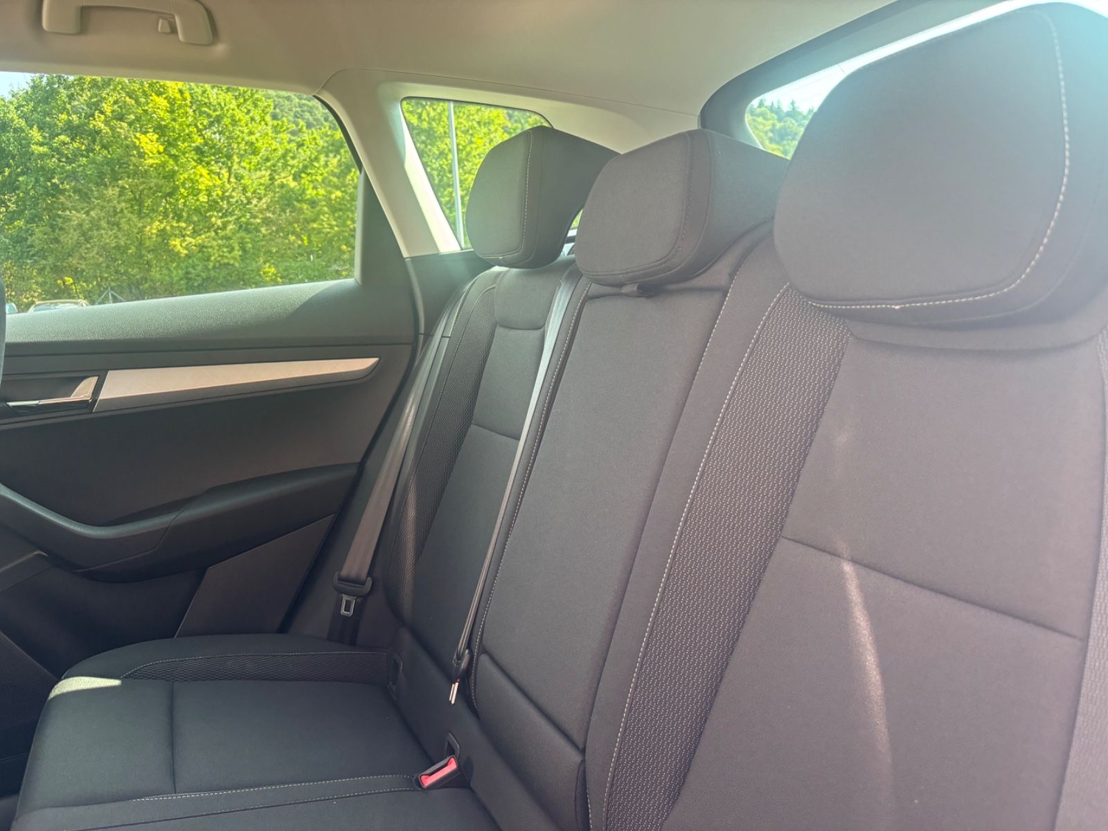 Fahrzeugabbildung SKODA Karoq Selection 1.5TSI