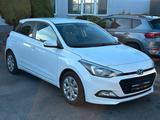 Hyundai i20 blue Style nur 54500km7/HU NEU/PDC/SPURHALTE - gebrauchte Hyundai i20 aus dem Jahr 2015