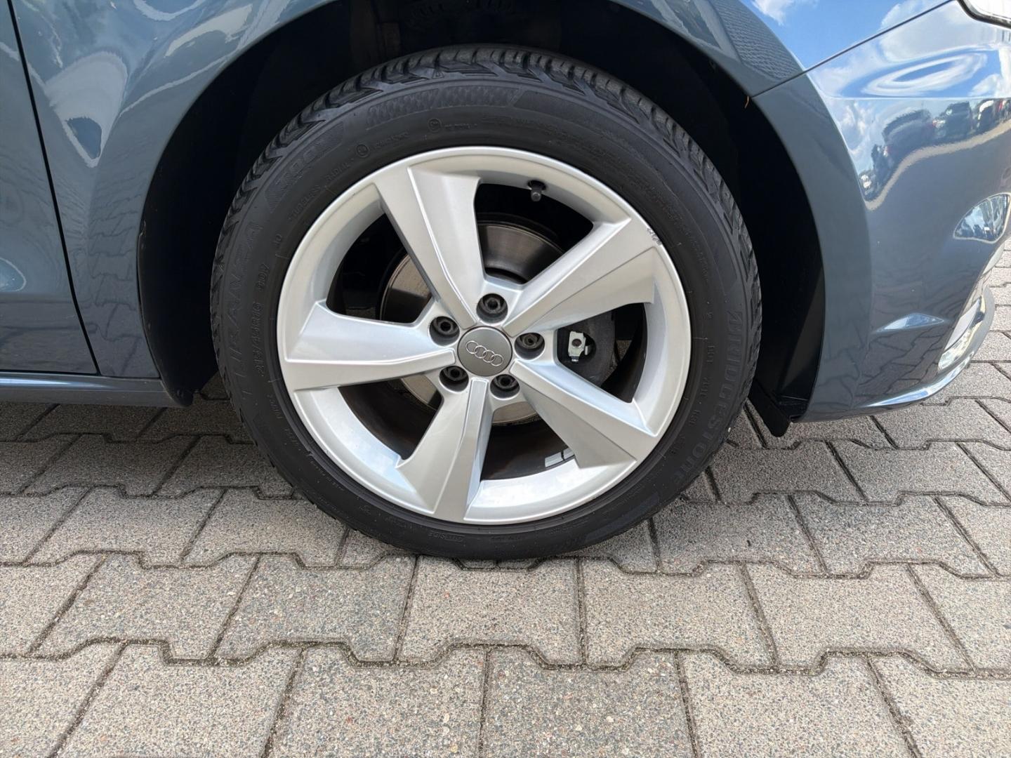 Audi A1 Sportback 1.0 TFSI design Navi Klimaautom SHZ