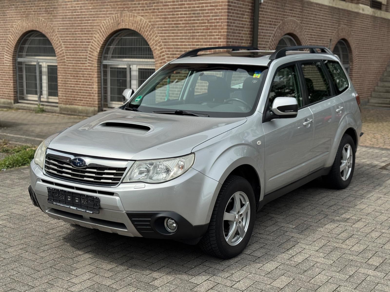 Subaru Forester Exclusive/Leder/Klima/KeylessGo/Anhänge