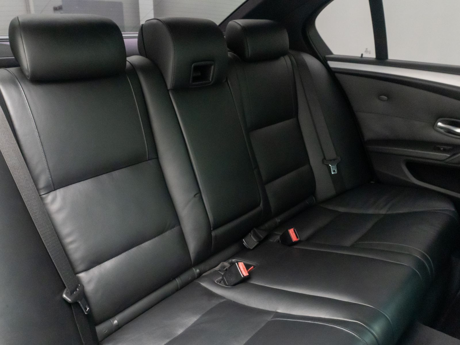 Fahrzeugabbildung BMW 530i M Sport Xenon NaviPro AHK HiFi Memory Leder