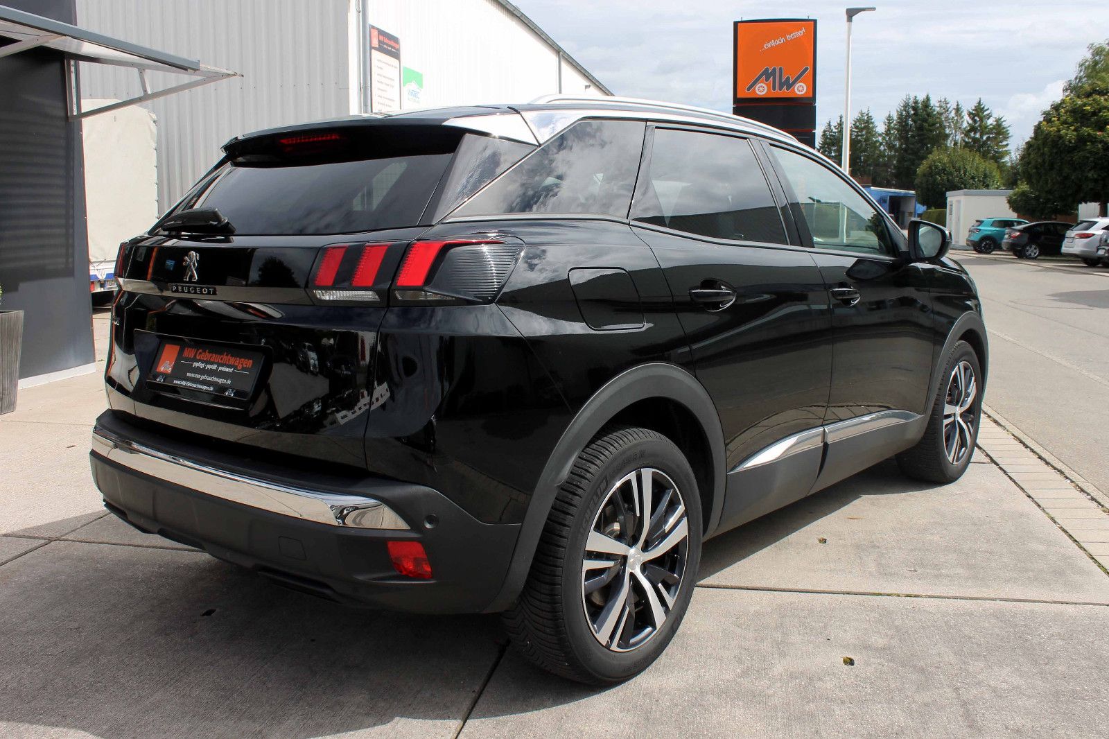 Fahrzeugabbildung Peugeot 3008 PureTech 180 Allure LED ACC 360° PANO SHZ