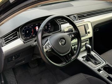 Volkswagen Passat Variant - 11