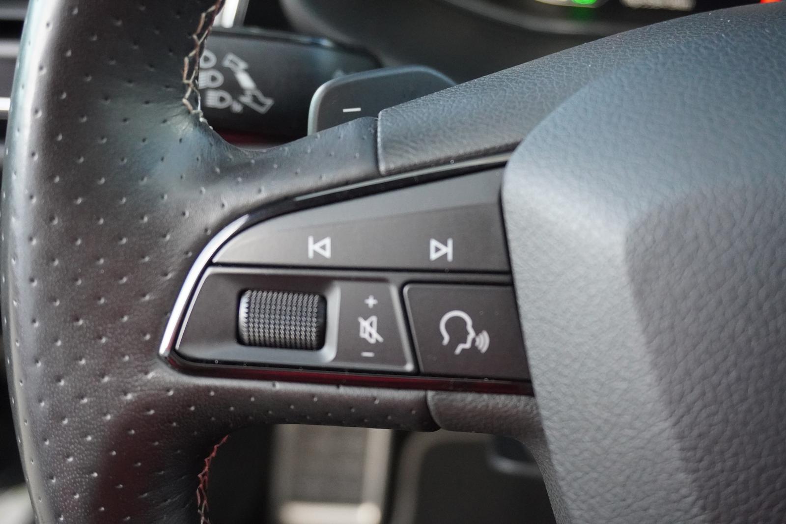 Seat Leon ST 2.0 Cupra 300 4Drive LED Navi Panorama