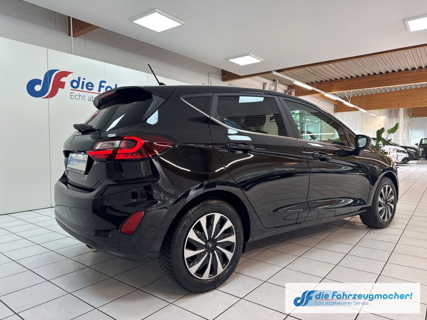 Fahrzeugabbildung Ford Fiesta Titanium X Navi LED Blendfreies Fernl. Ku