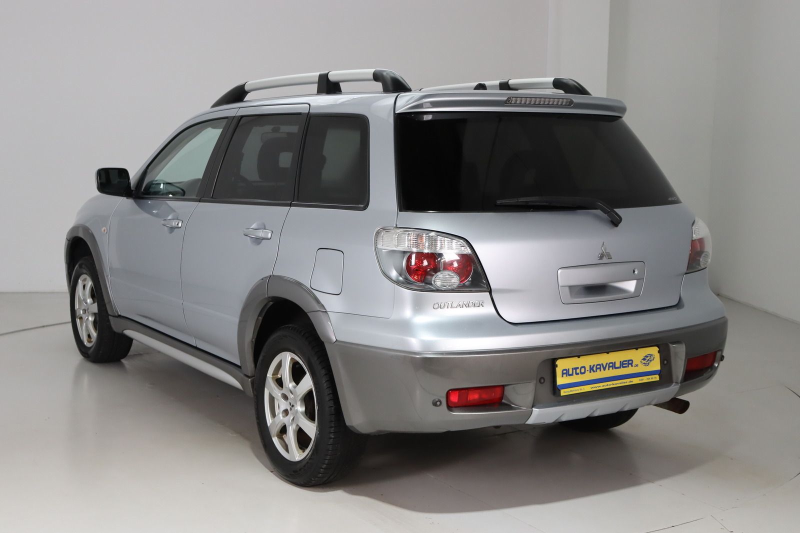 Fahrzeugabbildung Mitsubishi Outlander 2.4 Intense