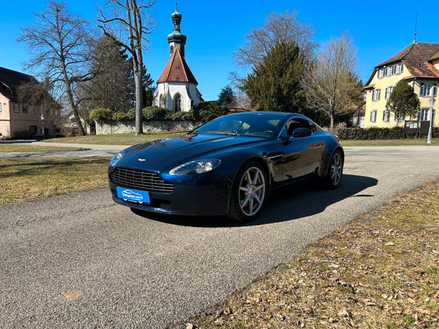 Aston Martin V8 Vantage 4.3l - Handschalter - Midnight Blue