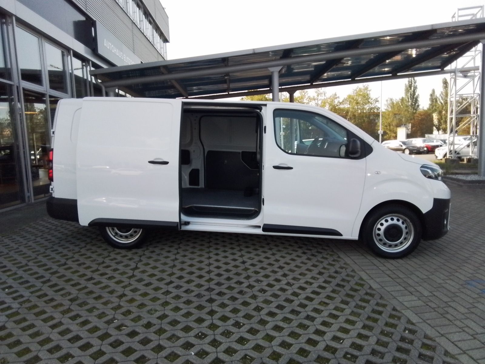 Fahrzeugabbildung Toyota Proace L2 Kasten Comfort Kamera Navi Klima