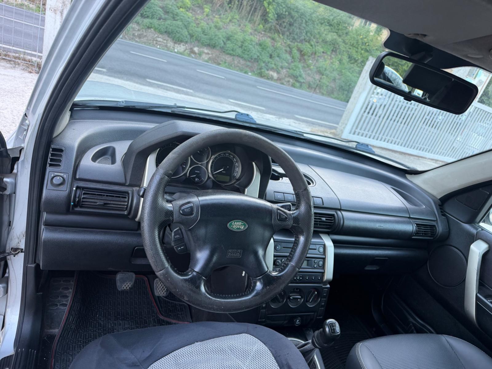 Land Rover Freelander 2004 — photo 9
