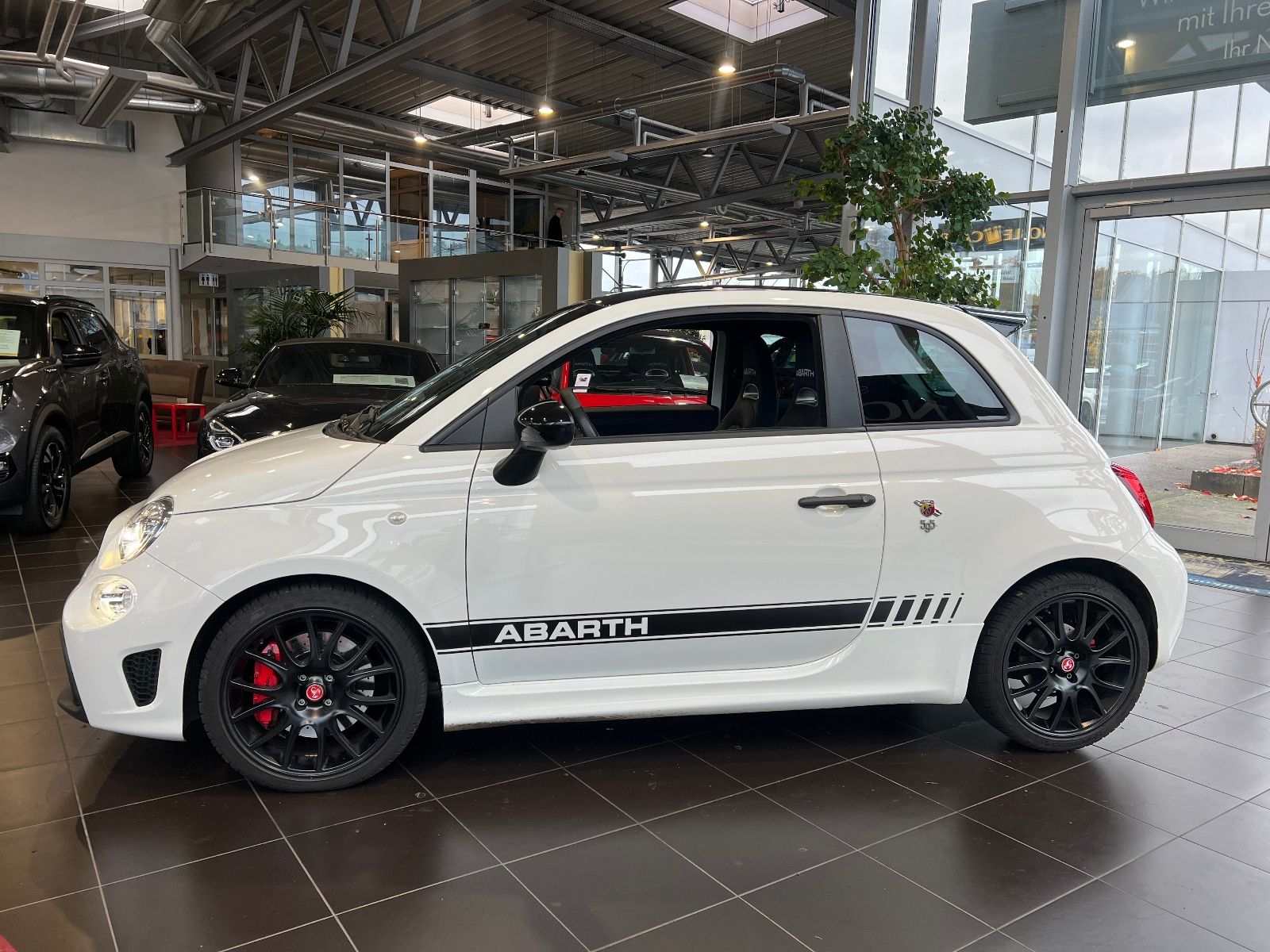 Fahrzeugabbildung Abarth 595 Competizione LEDER XENON NAVI ALU