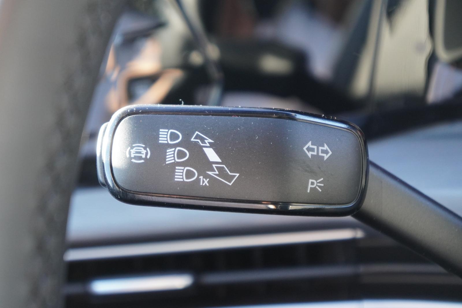 Volkswagen Golf VIII 1.5 16V TSI Life LED ACC App-Connect