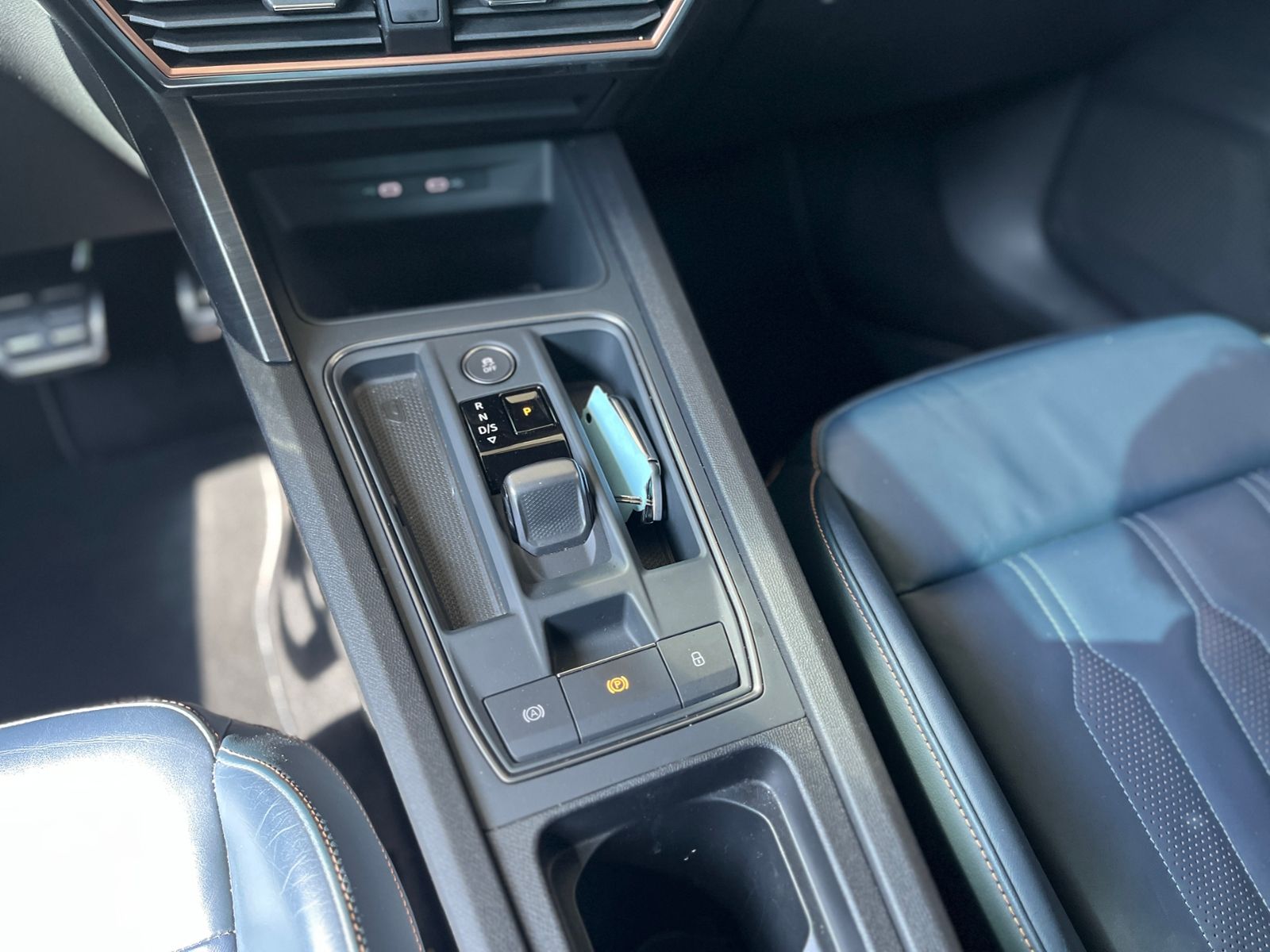 Fahrzeugabbildung CUPRA Formentor VZ 4Drive AHK PANO LEDER BEATS 19"
