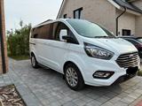 Ford Tourneo Custom Titanium 320 2.0 L1H1 8-Sitzer