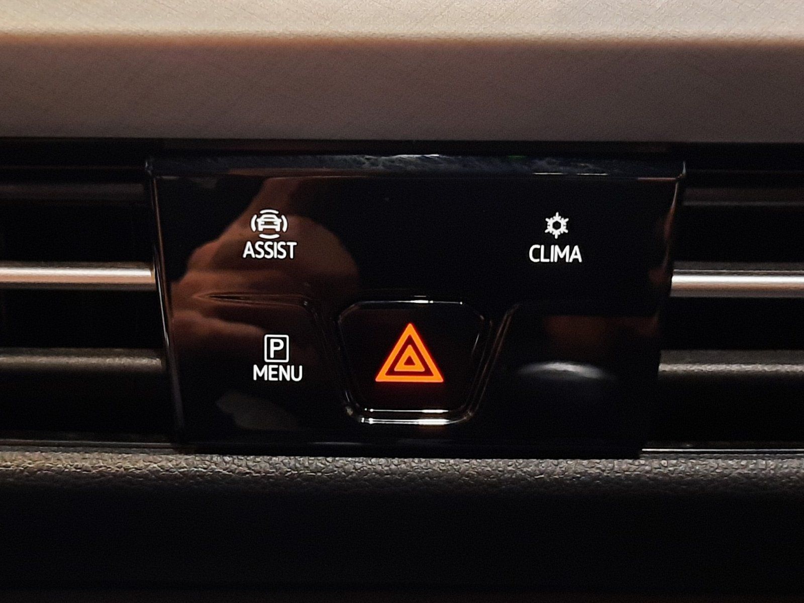 Fahrzeugabbildung Volkswagen Golf Variant Life TDI *Navi*Cam*LED*PDC*Sitzhzg*