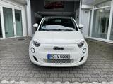 Fiat 500e 500C Elektro, Alufelgen, Komfortpaket - gebrauchte Fiat 500e aus dem Jahr 2023