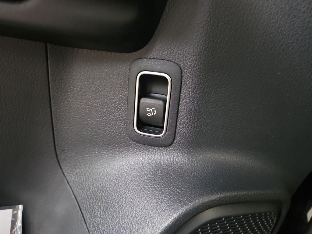 Fahrzeugabbildung Mercedes-Benz GLA 200 Progressive Totwi. Navi LED 360° SpurH