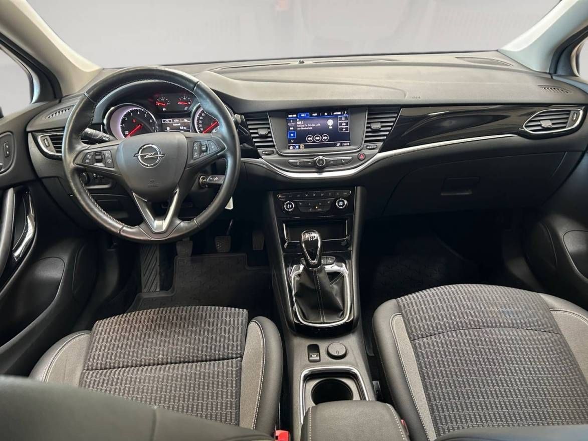Fahrzeugabbildung Opel Astra 1.2 Turbo Start/Stop Sports Tourer Opel 20