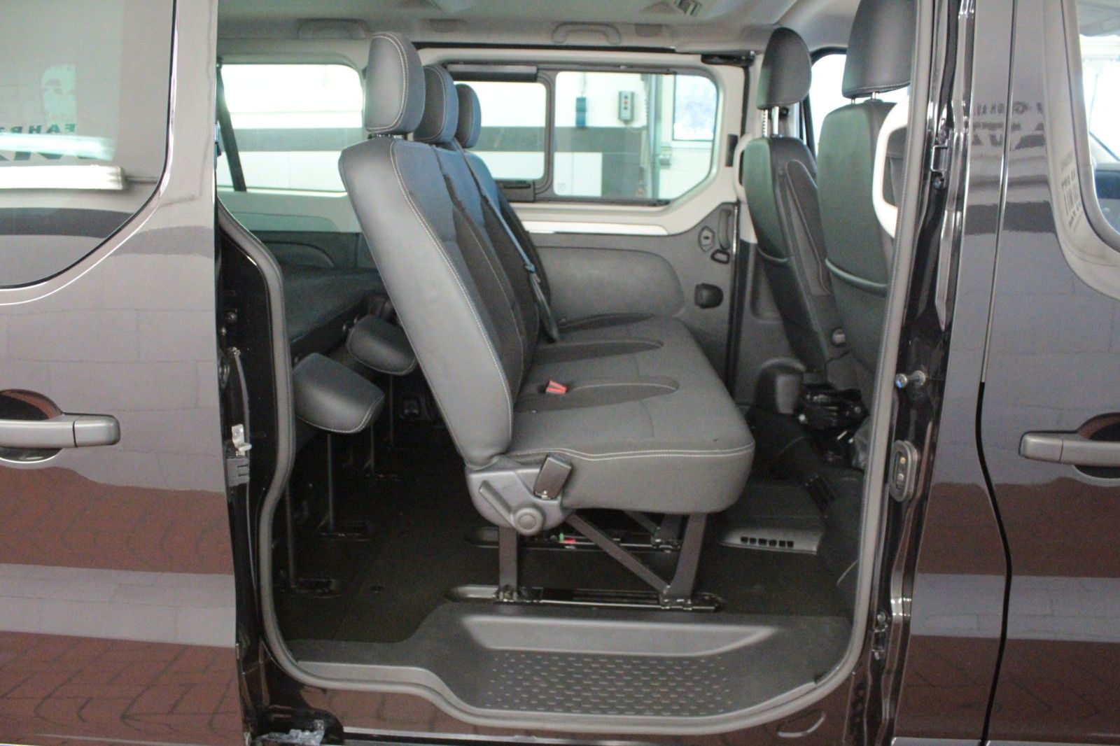 Fahrzeugabbildung Renault Trafic Grand dCi 150 EDC Evo*Automatik*8-Sitzer*