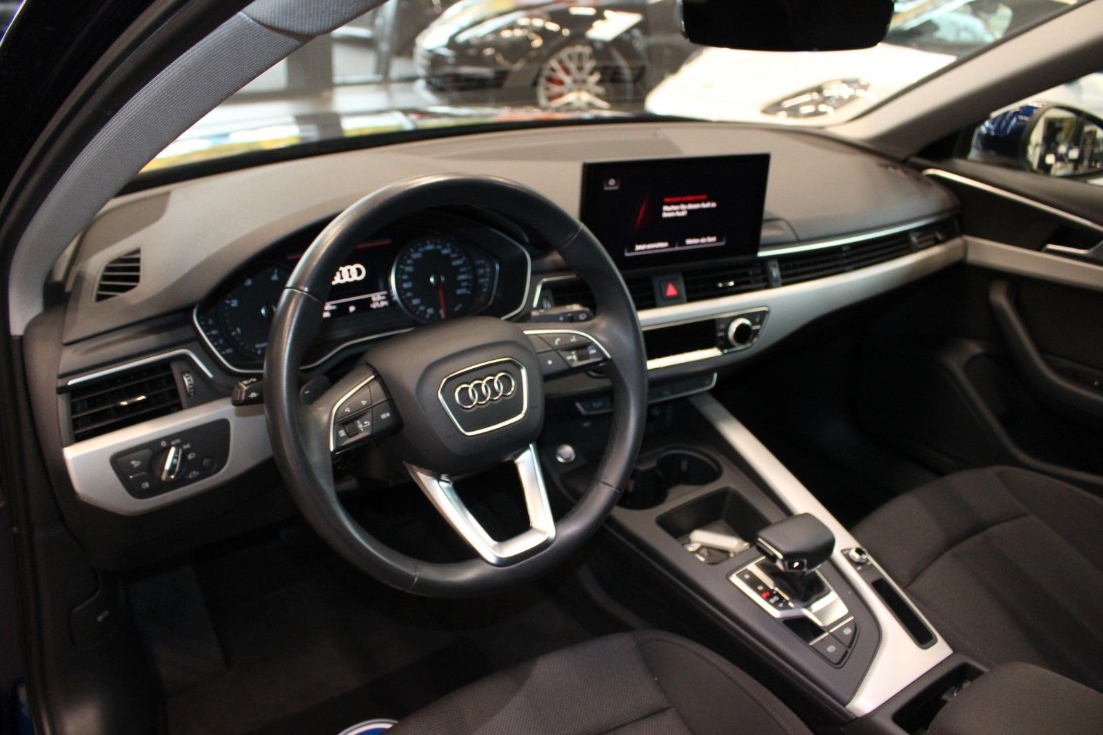 Fahrzeugabbildung Audi A4 40 TDI S tronic  Avant*Kamera*Navi*Ambiente.