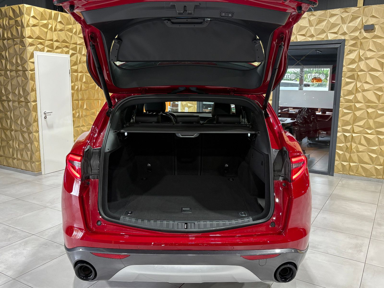 Fahrzeugabbildung Alfa Romeo Stelvio Ti Q4/MEMORY/ACC/NAVI/KAMERA/SHZ/KLIMA