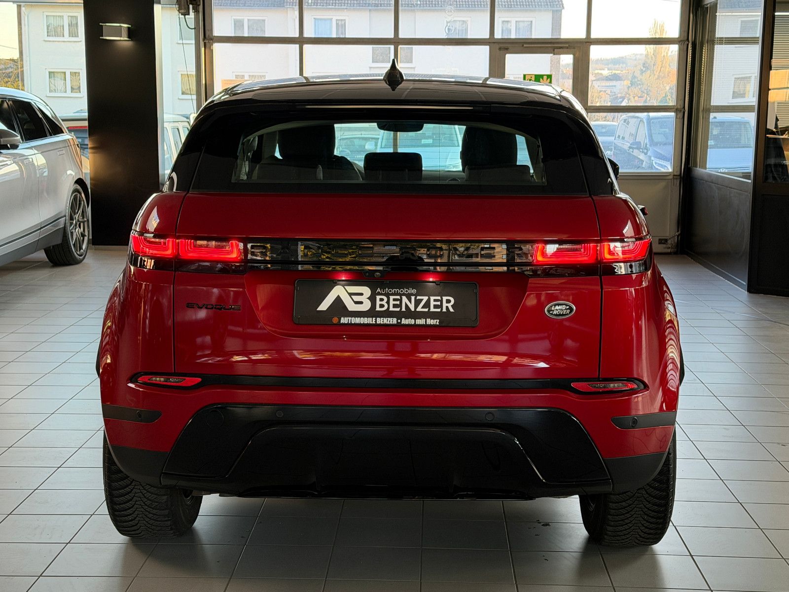 Fahrzeugabbildung Land Rover Range Rover Evoque S /KAMERA/CAR-PLAY/L-HEIZUNG
