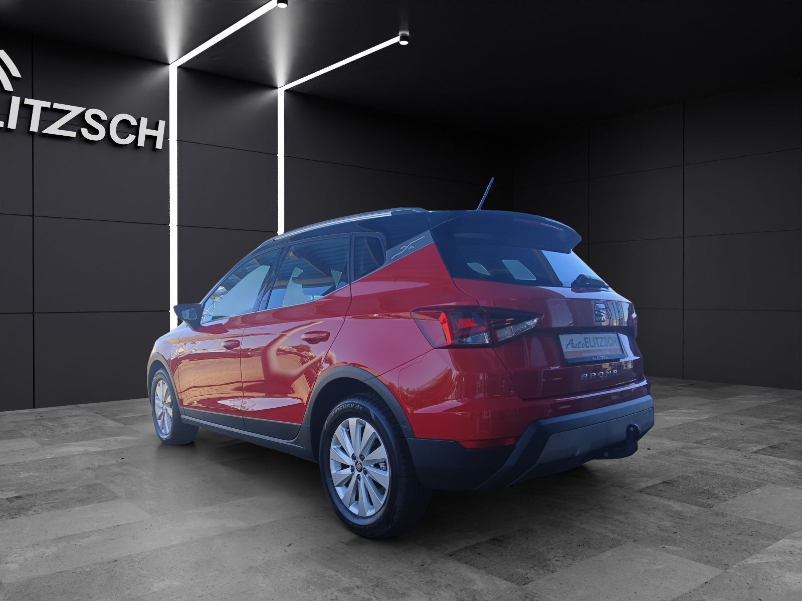 Fahrzeugabbildung SEAT Arona TSI Xcellence DSG LED AHK Navi ACC RFK SH