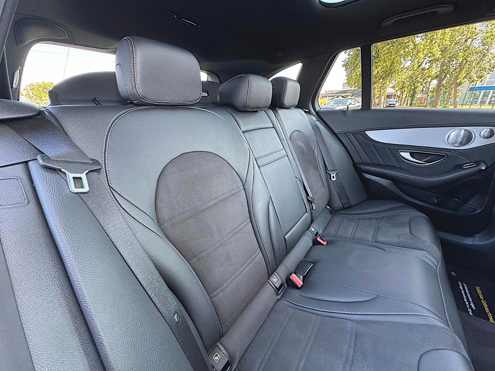 Fahrzeugabbildung Mercedes-Benz C 63 T AMG Night Paket *ACC*Pano*Burmester*LED*