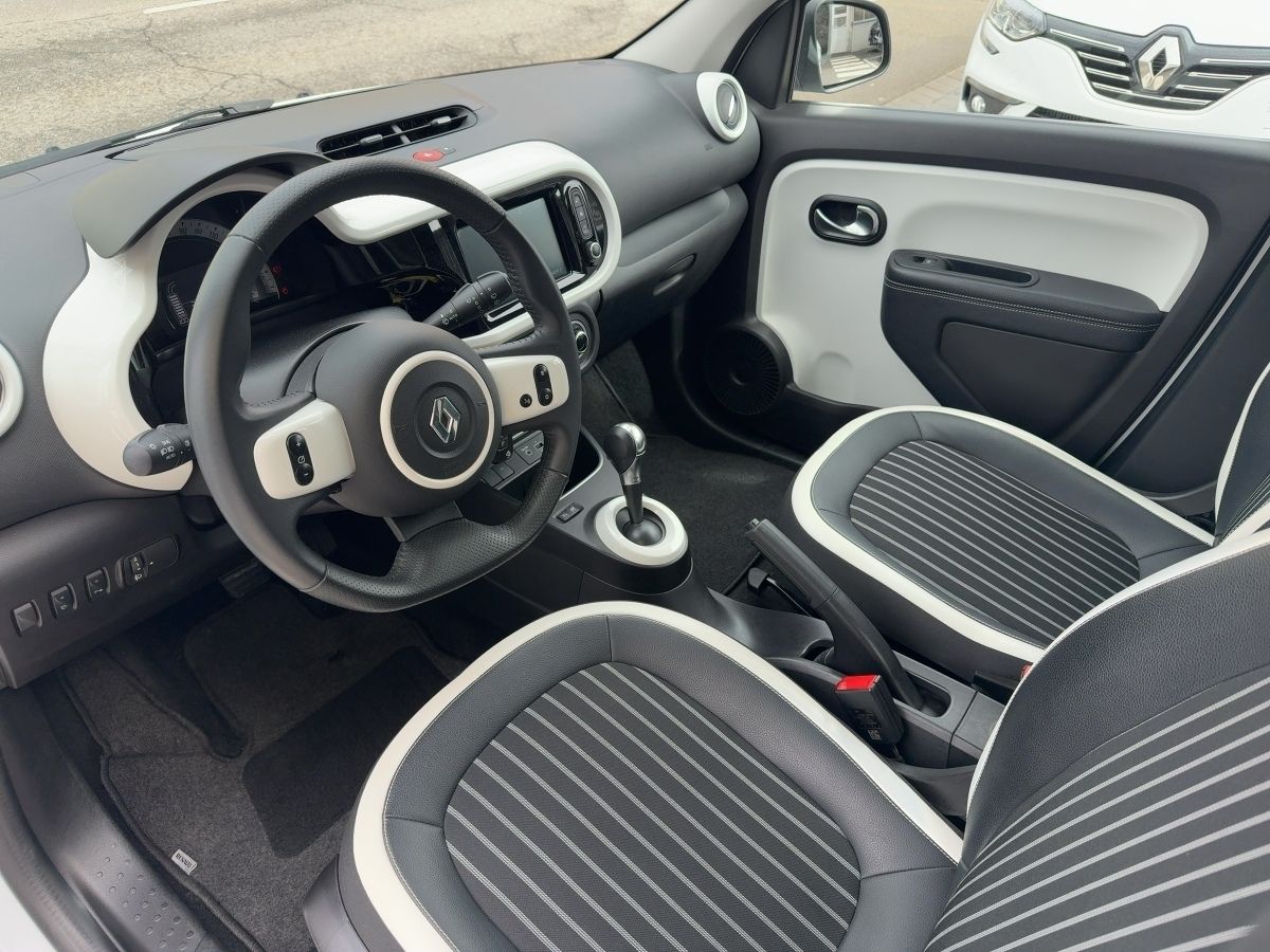 Fahrzeugabbildung Renault Twingo E-TECH 100% el. INTENS