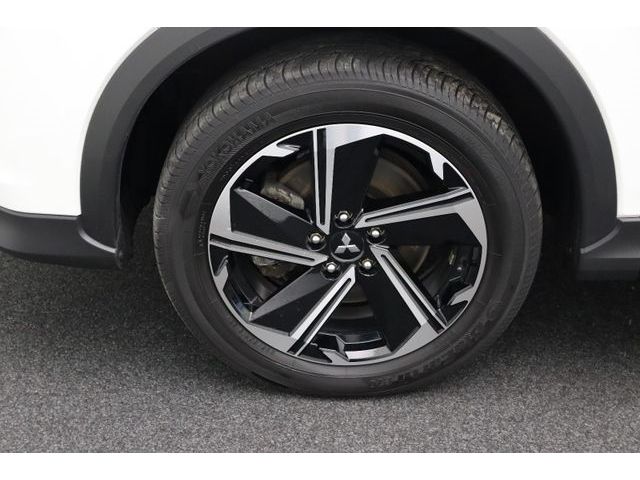 Fahrzeugabbildung Mitsubishi Eclipse Cross 2.4 Basis Hybrid 4WD