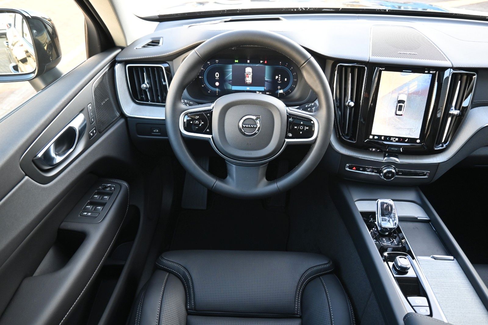 Fahrzeugabbildung Volvo XC60 B5 AWD Ultra Dark*LUFT*360°*ACC*AHK