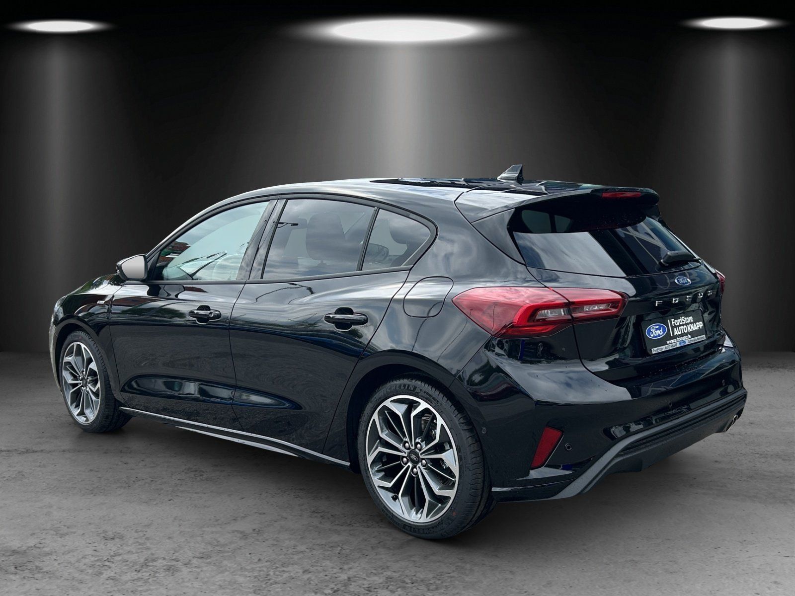 Fahrzeugabbildung Ford Focus ST-Line X Winter Pak. B+O HUD 18 Zoll PDC