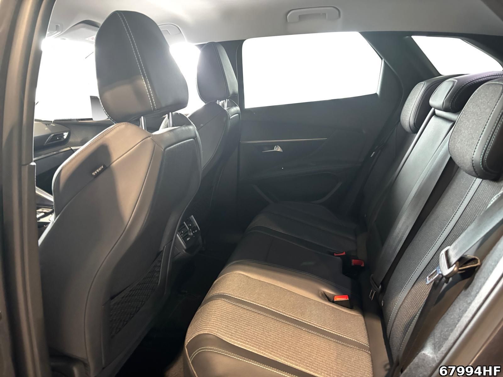 Fahrzeugabbildung Peugeot 3008 Allure Plug-In +SHZ+CARPLAY+LED+DAB