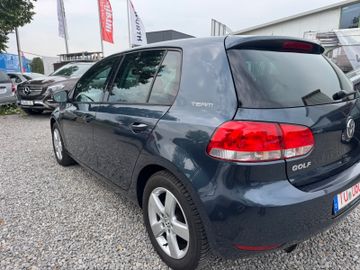 Volkswagen Golf - 6