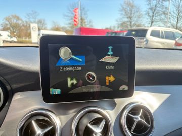 Fahrzeugabbildung Mercedes-Benz CLA 200 Shooting Brake AMG Navi PDC SHZ LED uvm