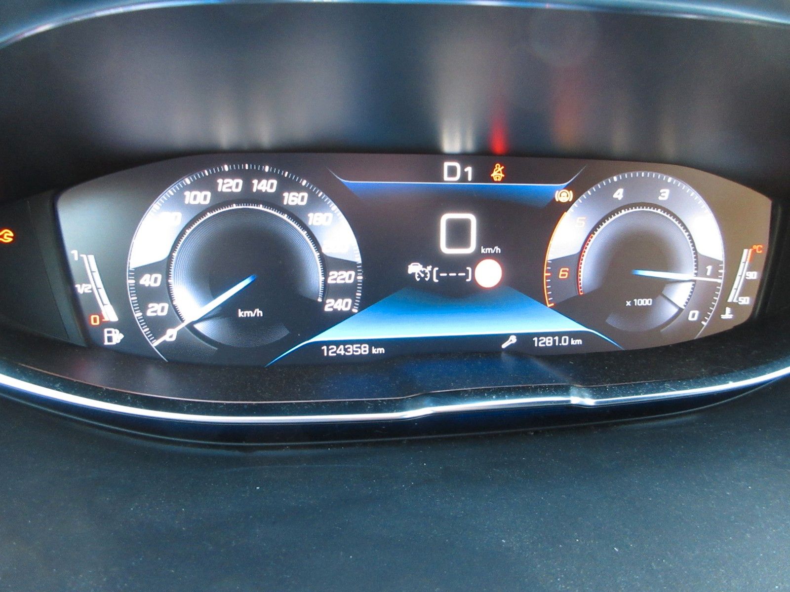 Fahrzeugabbildung Peugeot 5008 GT-LINE 1.5D LED/SHZ/VOLLLEDER/360°CAM