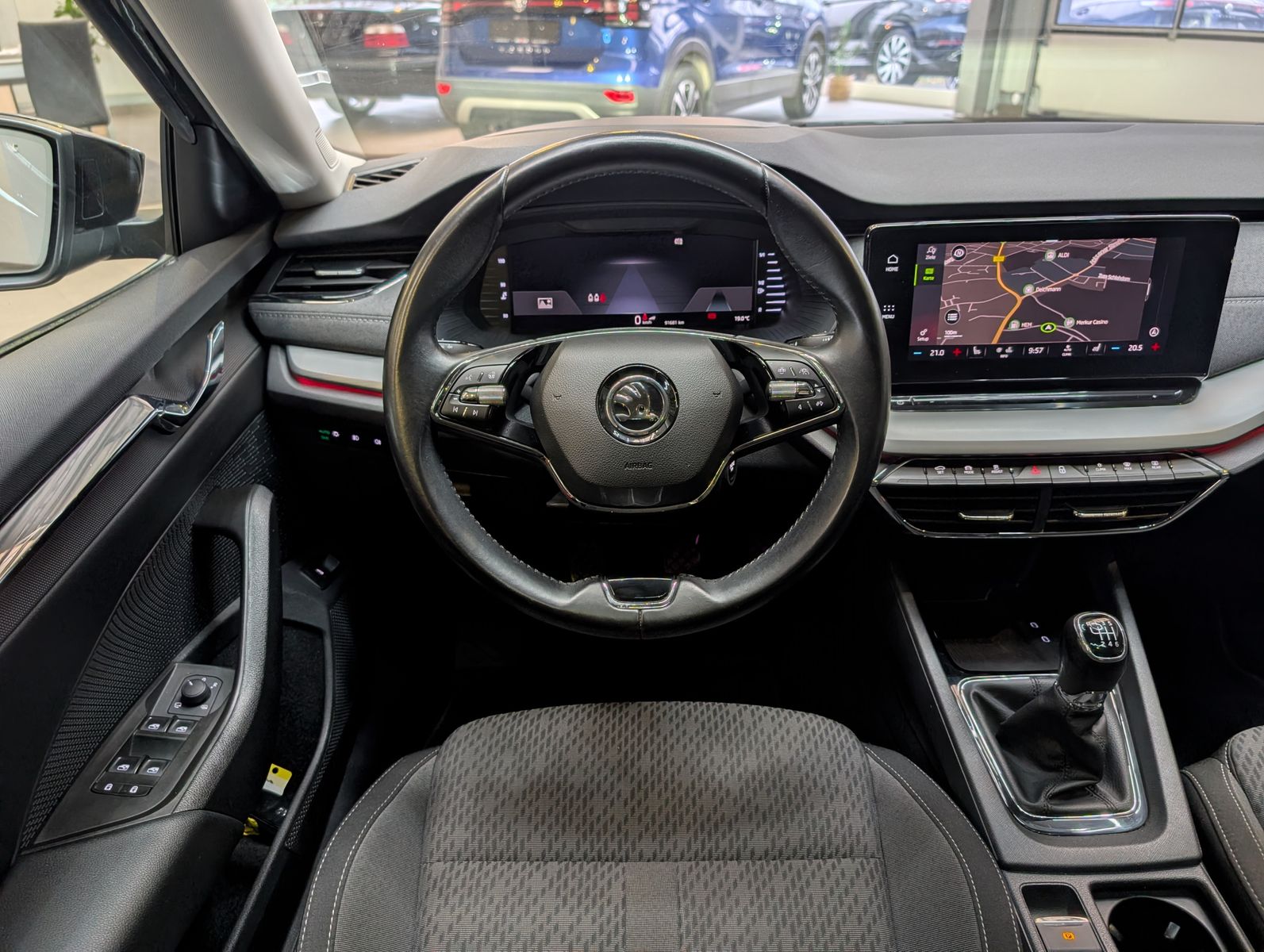 Fahrzeugabbildung SKODA Octavia 2.0 TDI First Edition LED Memory Pano 17