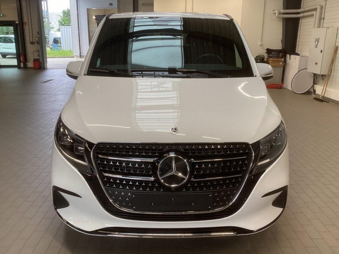 Fahrzeugabbildung Mercedes-Benz V 300 d XL Avantgarde AIRMATIC 8-Sitz AHK DISTRO